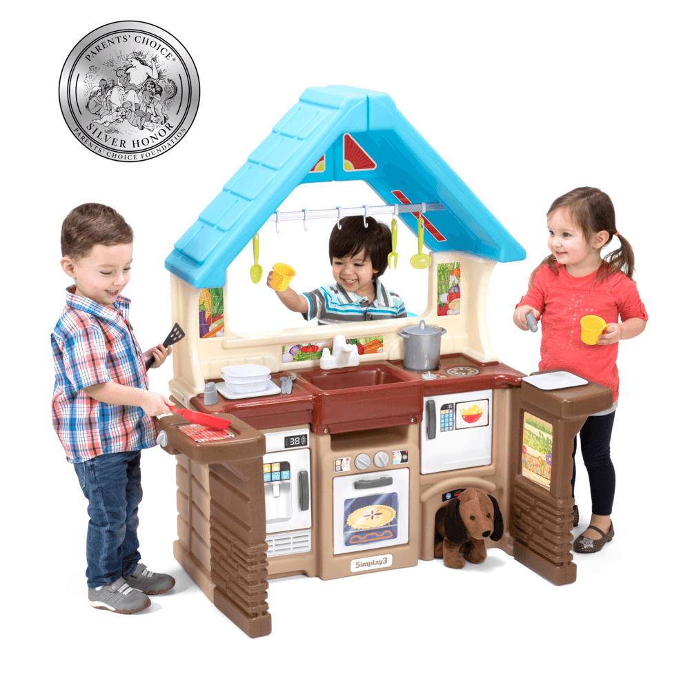Simplay3 Garden View Kitchen with kids actively at play 